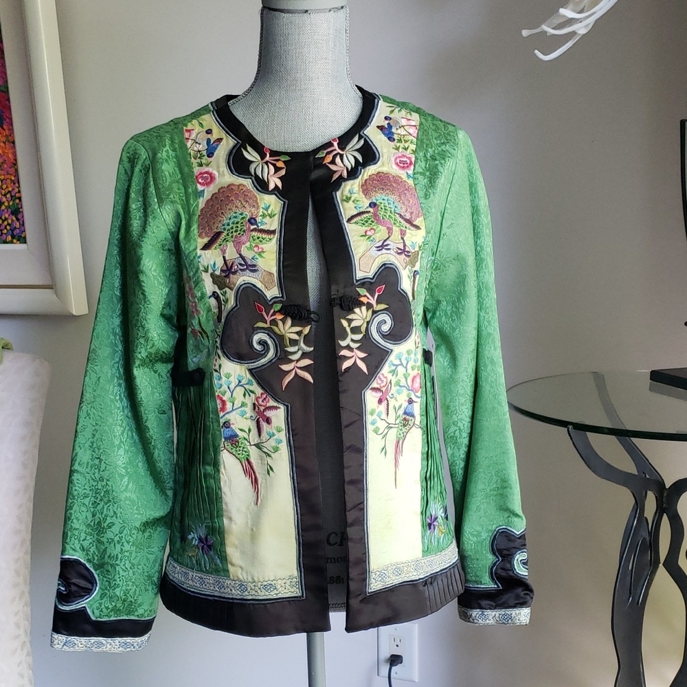 Sandy Starkman Green and Black Embroidered Blazer with Cropped Design